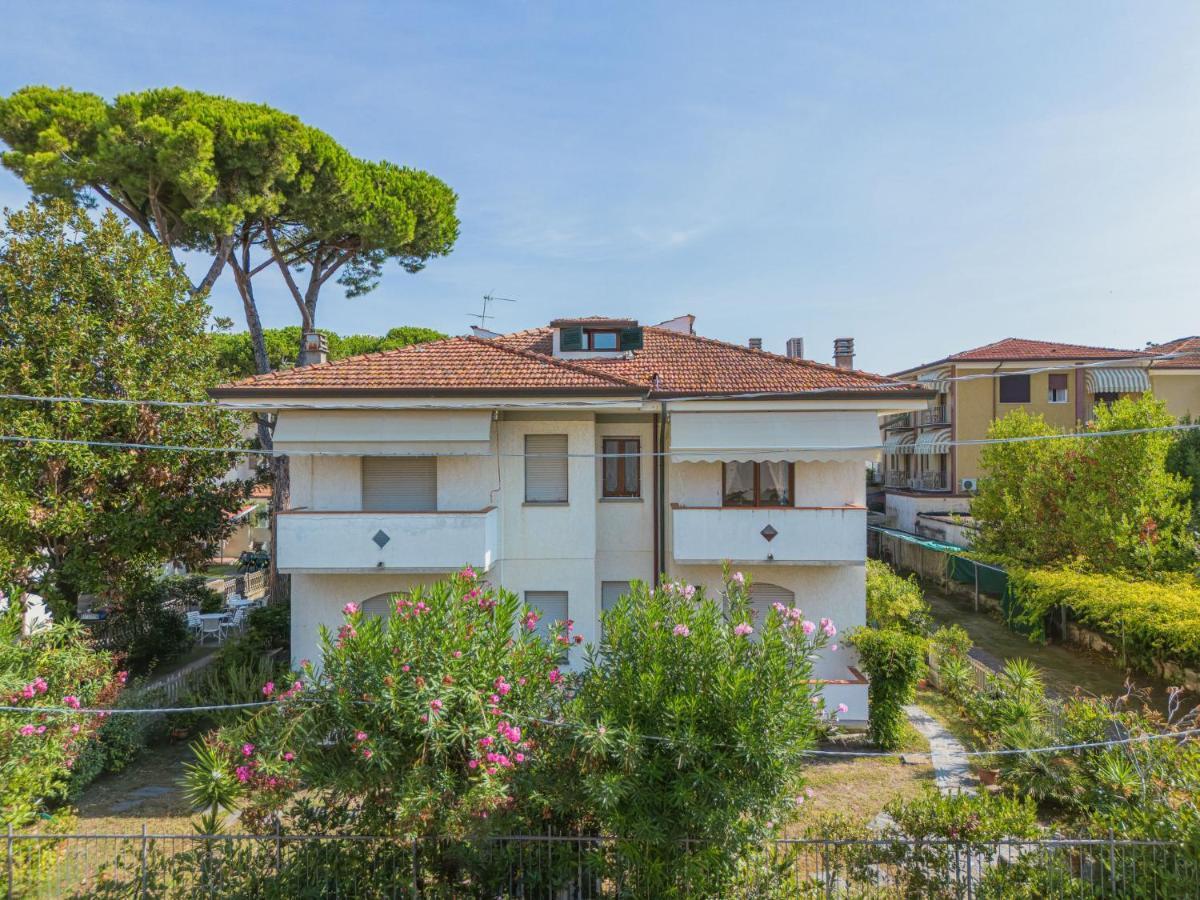 Apartment Dei Fiori By Interhome Lido di Camaiore Exterior foto